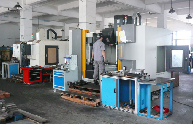 TPS泰譜圣彎字機零件加工區域一角.jpg