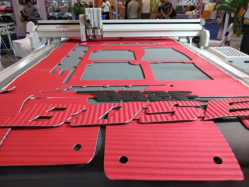 汽車內飾行業切割機.jpg